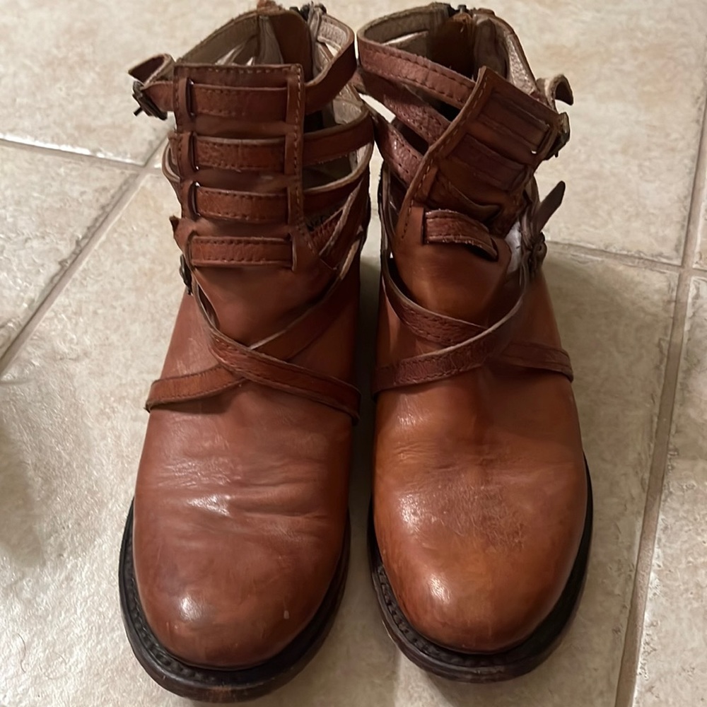 Freebird stairs booties whiskey brown good condition